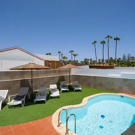 3-br, Villa, Private Pool, In The Heart Of Corralejo! 科拉雷侯