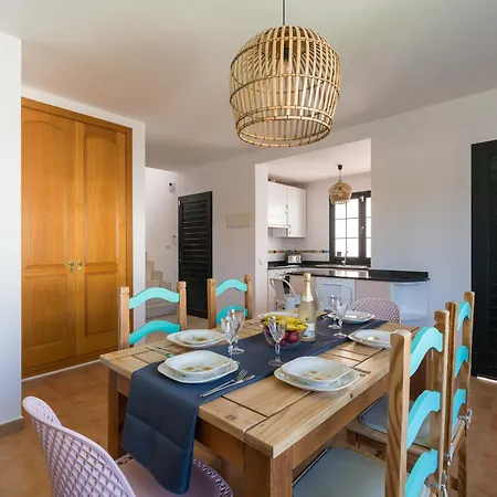 Villa 3-br, Villa, Private Pool, In The Heart Of Corralejo! Corralejo