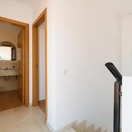3-br, Villa, Private Pool, In The Heart Of Corralejo! 别墅 *