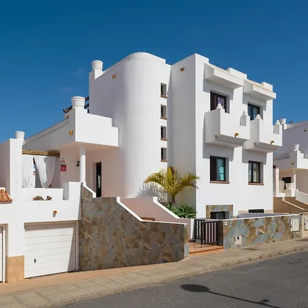 3-br, Villa, Private Pool, In The Heart Of Corralejo! Villa